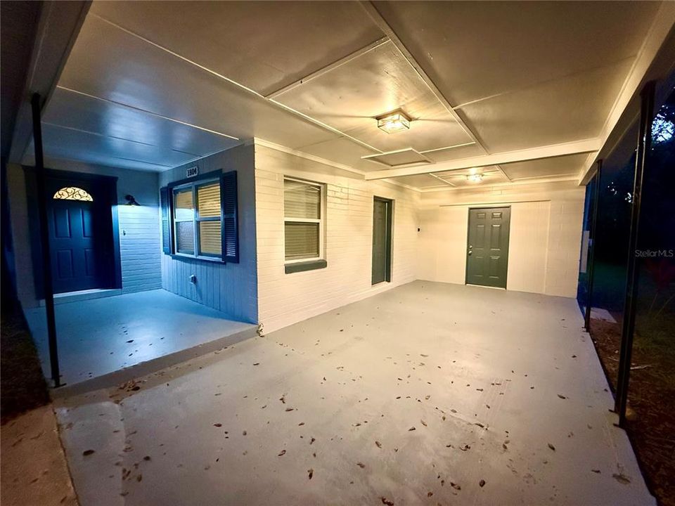 待售: $299,900 (4 贝兹, 1 浴室, 1217 平方英尺)