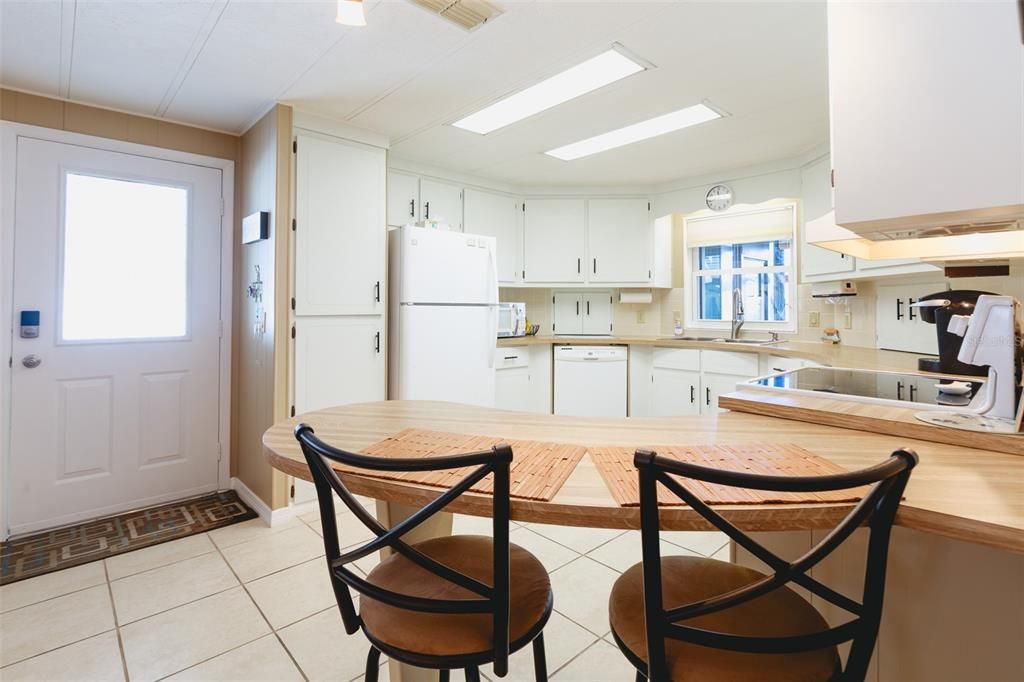 For Sale: $175,000 (2 beds, 2 baths, 1222 Square Feet)