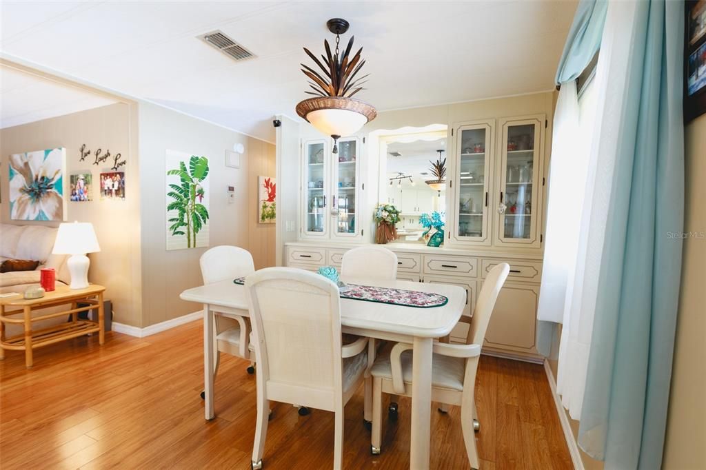 For Sale: $175,000 (2 beds, 2 baths, 1222 Square Feet)