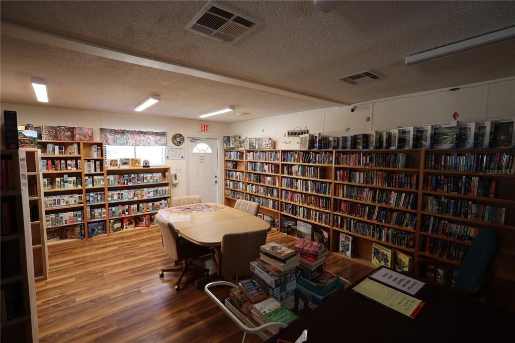 For Sale: $175,000 (2 beds, 2 baths, 1222 Square Feet)