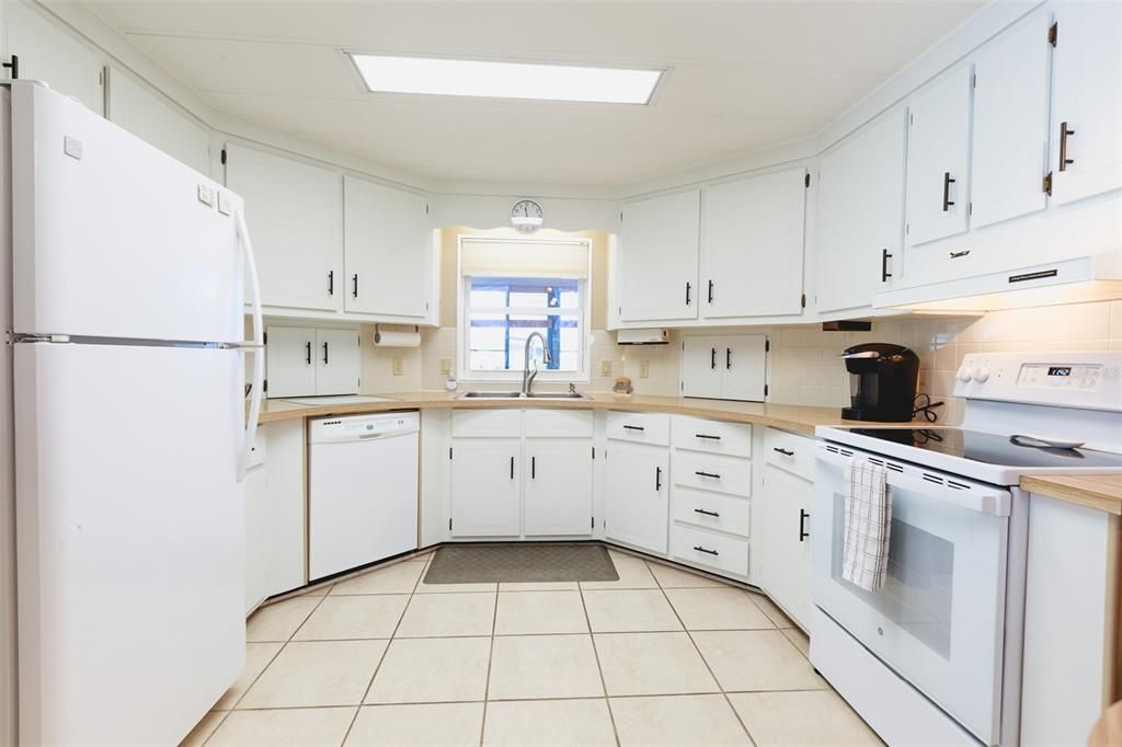 For Sale: $175,000 (2 beds, 2 baths, 1222 Square Feet)