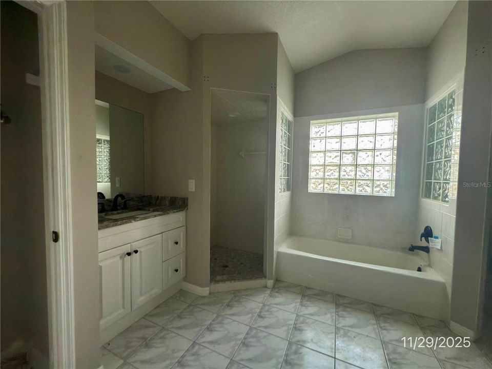 En Venta: $150,000 (3 camas, 2 baños, 2663 Pies cuadrados)