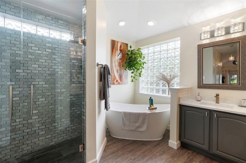 For Sale: $492,000 (3 beds, 2 baths, 2103 Square Feet)