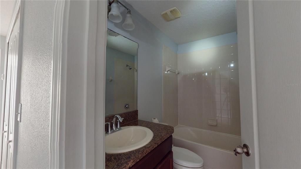 待售: $257,000 (3 贝兹, 2 浴室, 1559 平方英尺)