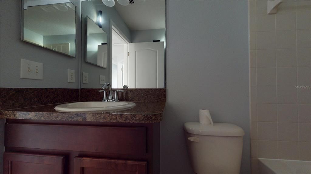 待售: $257,000 (3 贝兹, 2 浴室, 1559 平方英尺)