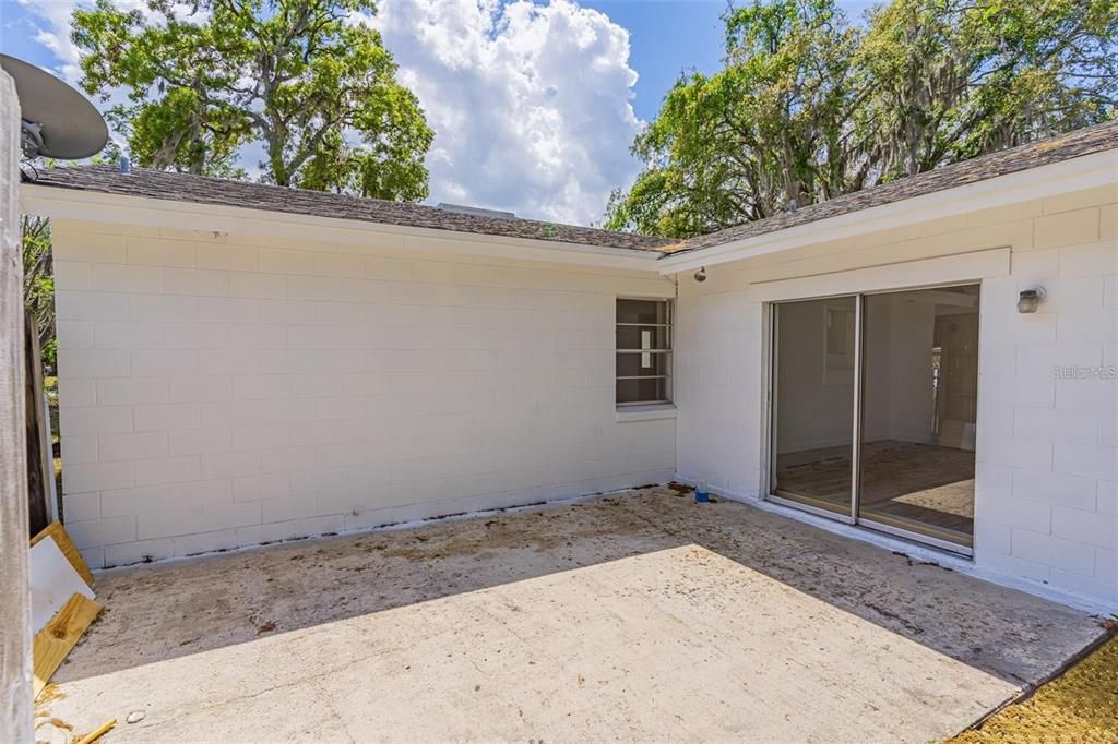 For Sale: $485,000 (4 beds, 2 baths, 1993 Square Feet)