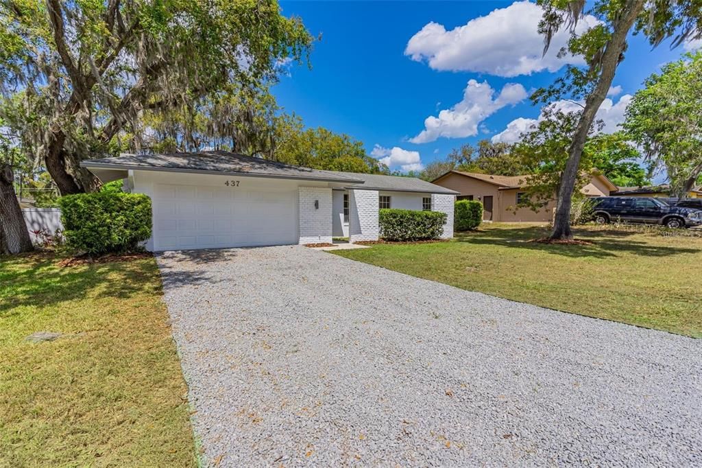 For Sale: $485,000 (4 beds, 2 baths, 1993 Square Feet)