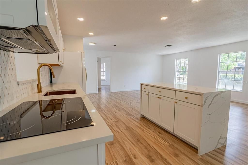 For Sale: $485,000 (4 beds, 2 baths, 1993 Square Feet)