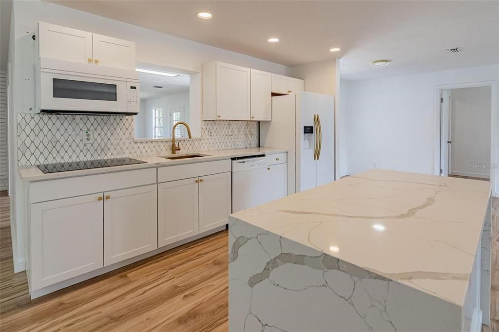 For Sale: $485,000 (4 beds, 2 baths, 1993 Square Feet)