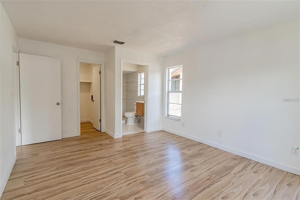 For Sale: $485,000 (4 beds, 2 baths, 1993 Square Feet)