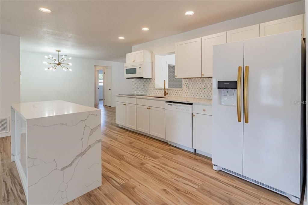 For Sale: $485,000 (4 beds, 2 baths, 1993 Square Feet)