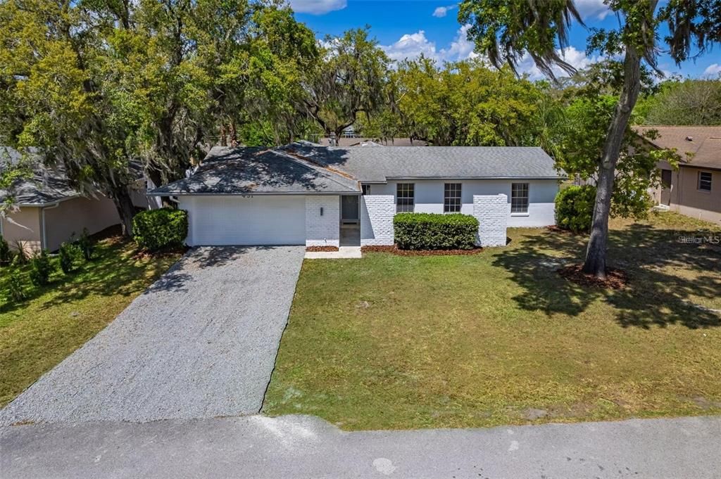 For Sale: $485,000 (4 beds, 2 baths, 1993 Square Feet)