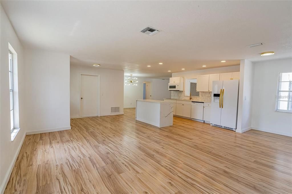 For Sale: $485,000 (4 beds, 2 baths, 1993 Square Feet)