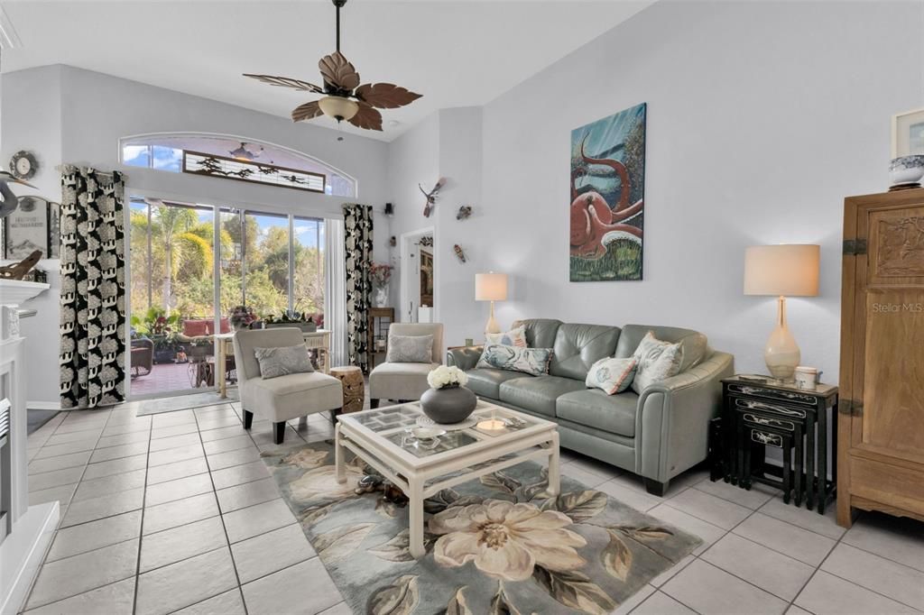 For Sale: $379,000 (2 beds, 2 baths, 1772 Square Feet)