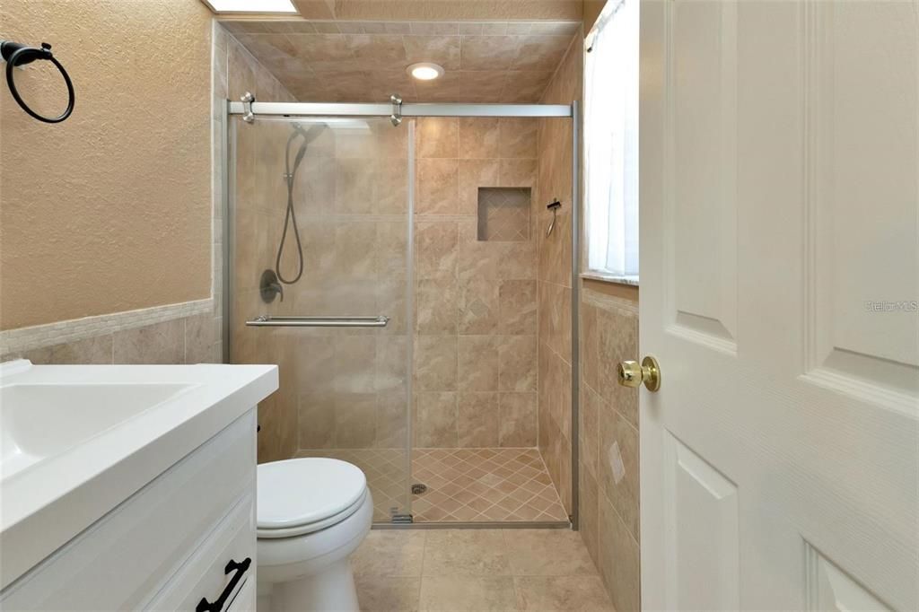 待售: $255,900 (2 贝兹, 2 浴室, 1120 平方英尺)