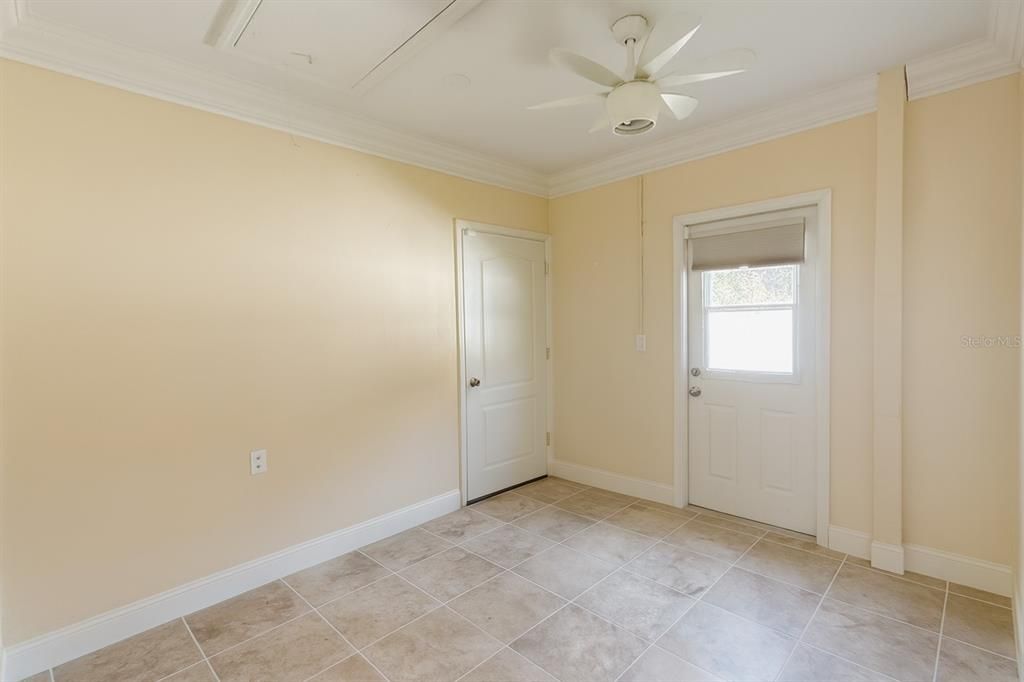 待售: $255,900 (2 贝兹, 2 浴室, 1120 平方英尺)