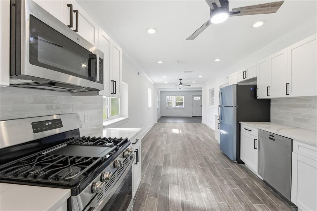 For Sale: $450,000 (3 beds, 2 baths, 1680 Square Feet)