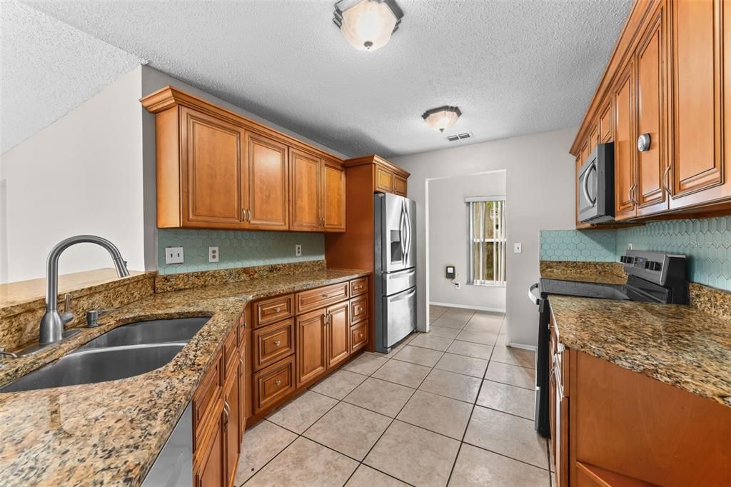 For Sale: $425,000 (4 beds, 3 baths, 2100 Square Feet)