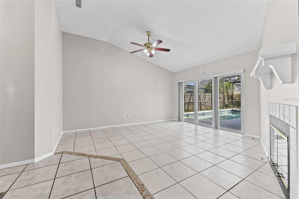 For Sale: $425,000 (4 beds, 3 baths, 2100 Square Feet)