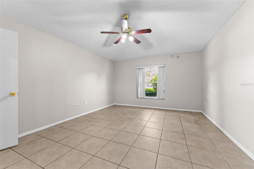 For Sale: $425,000 (4 beds, 3 baths, 2100 Square Feet)