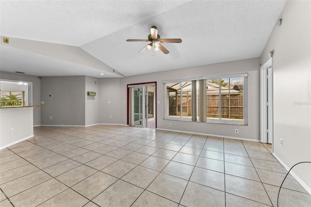 For Sale: $425,000 (4 beds, 3 baths, 2100 Square Feet)