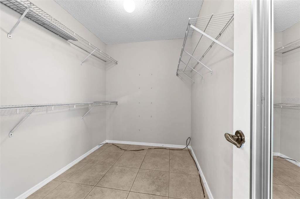 For Sale: $425,000 (4 beds, 3 baths, 2100 Square Feet)