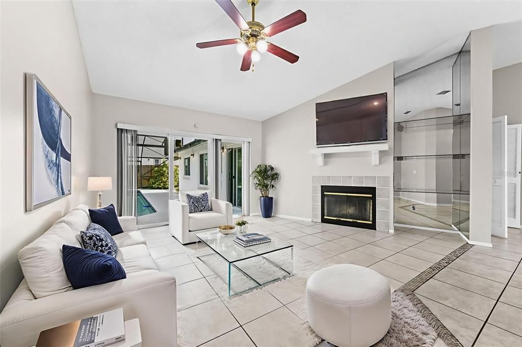 For Sale: $425,000 (4 beds, 3 baths, 2100 Square Feet)