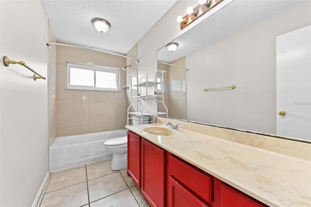 For Sale: $425,000 (4 beds, 3 baths, 2100 Square Feet)