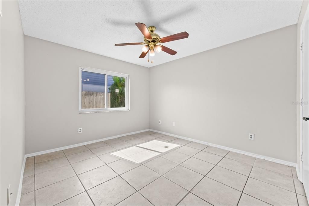 For Sale: $425,000 (4 beds, 3 baths, 2100 Square Feet)