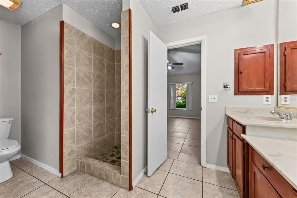 For Sale: $425,000 (4 beds, 3 baths, 2100 Square Feet)