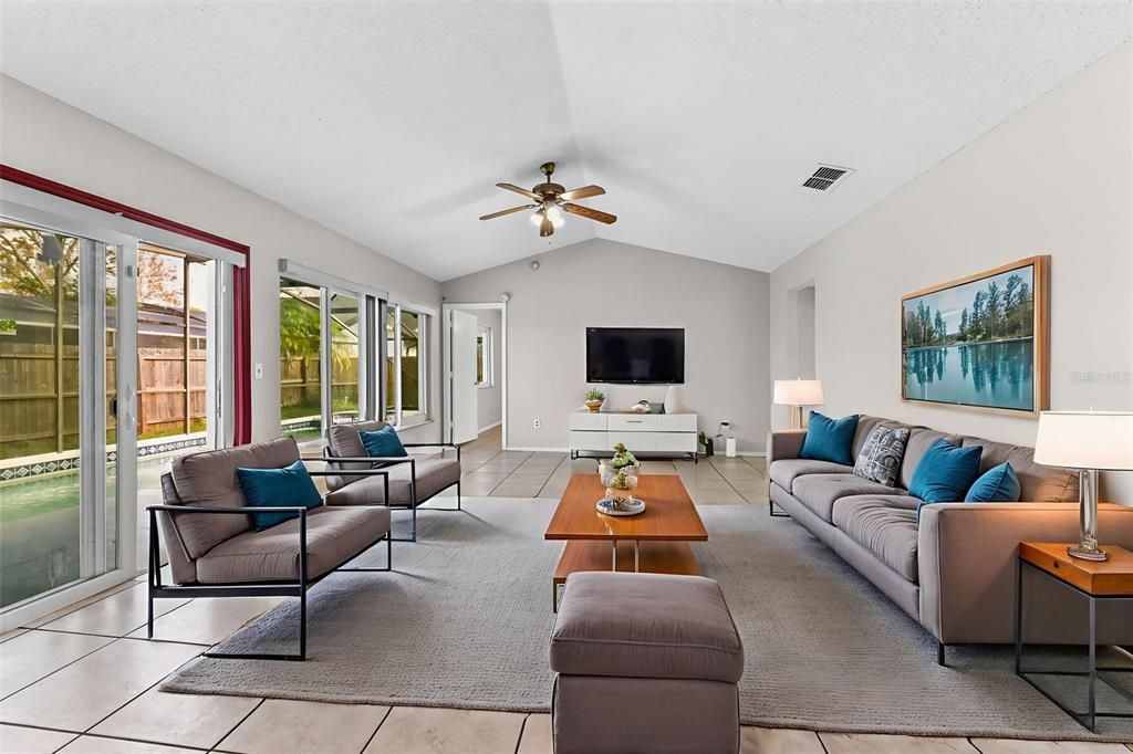 For Sale: $425,000 (4 beds, 3 baths, 2100 Square Feet)