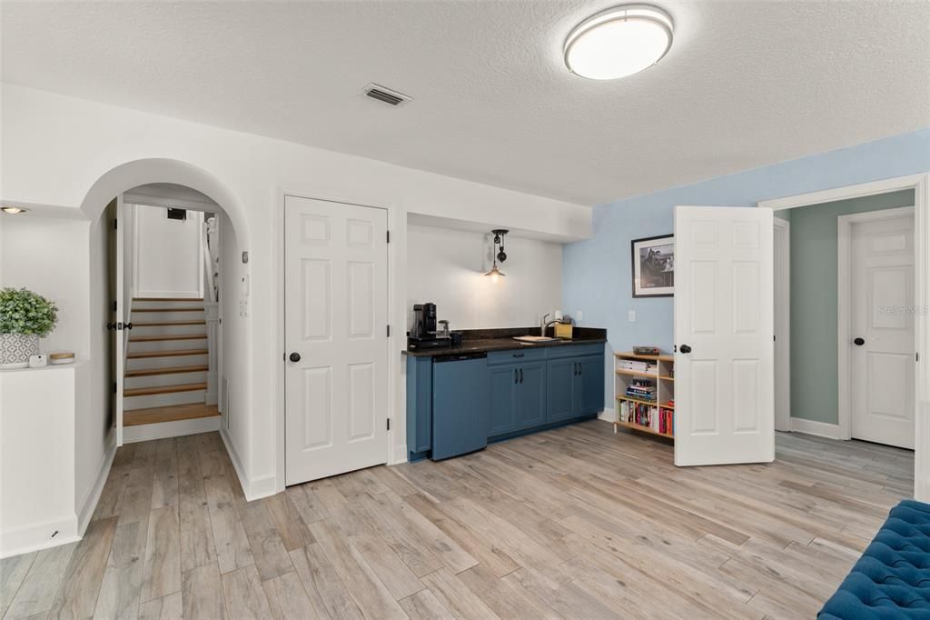 For Rent: $8,000 (5 beds, 4 baths, 4186 Square Feet)