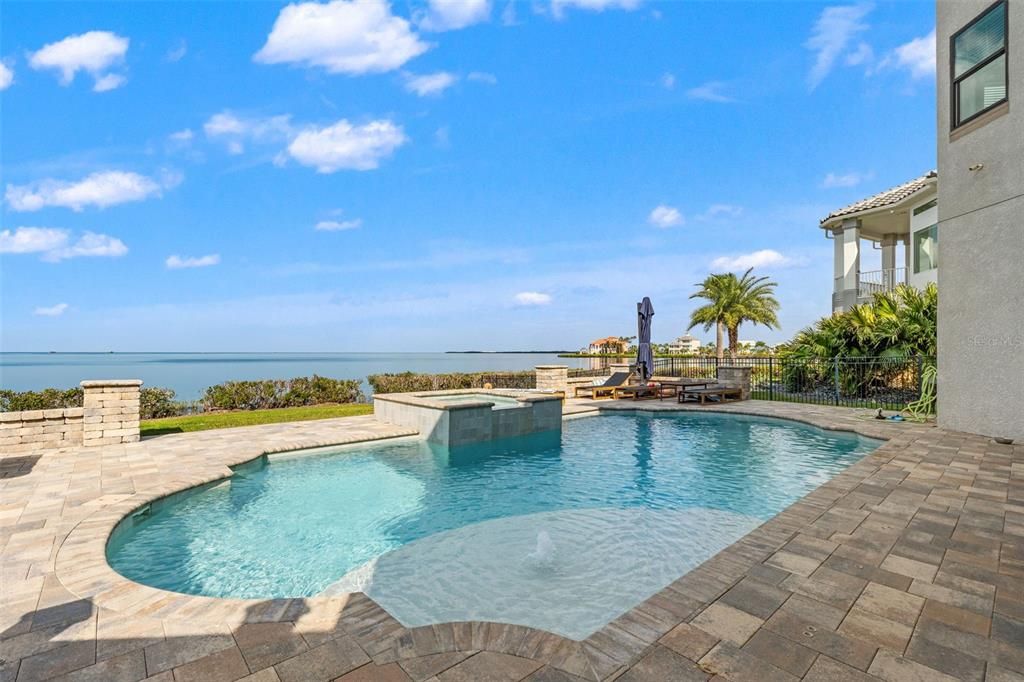 En Venta: $2,899,000 (4 camas, 3 baños, 3336 Pies cuadrados)