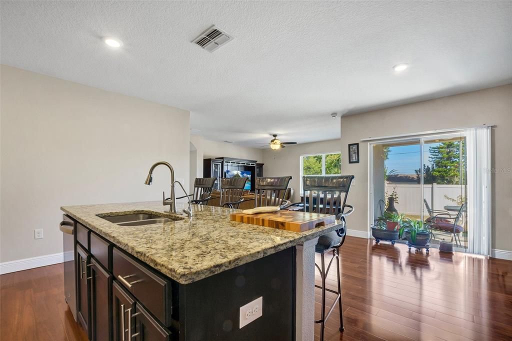 待售: $304,900 (4 贝兹, 2 浴室, 1851 平方英尺)