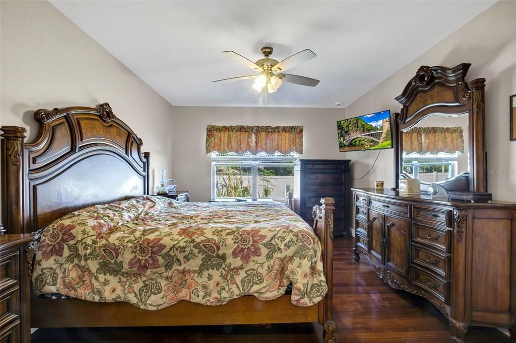 待售: $304,900 (4 贝兹, 2 浴室, 1851 平方英尺)