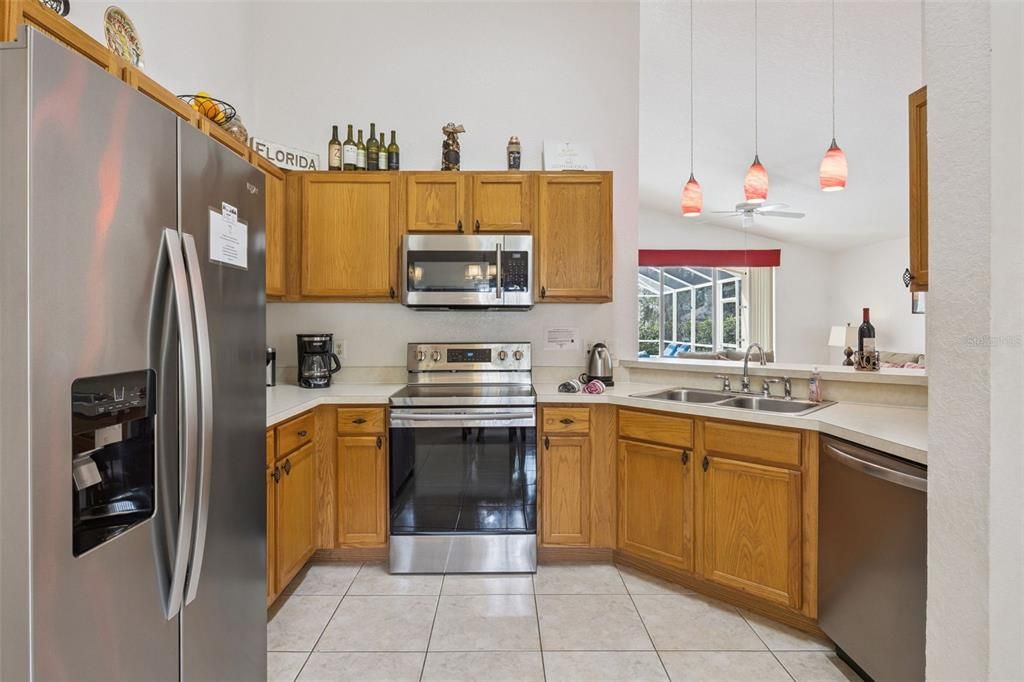 待售: $410,000 (4 贝兹, 2 浴室, 1700 平方英尺)