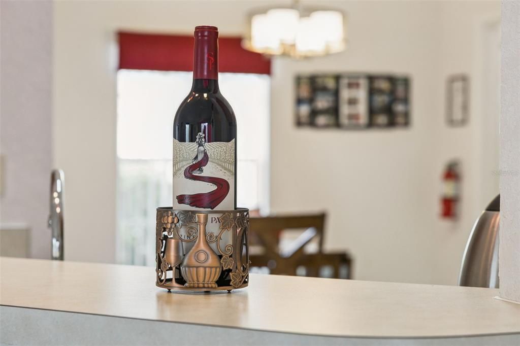 待售: $410,000 (4 贝兹, 2 浴室, 1700 平方英尺)