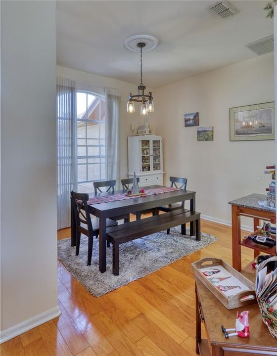 На продажу: $384,900 (3 спален, 2 ванн, 1892 Квадратных фут)