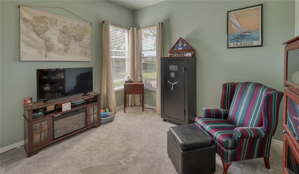 На продажу: $384,900 (3 спален, 2 ванн, 1892 Квадратных фут)