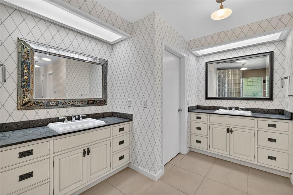 En Venta: $850,000 (4 camas, 4 baños, 3339 Pies cuadrados)