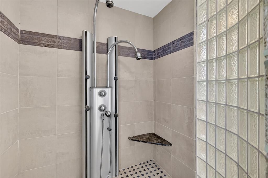 En Venta: $850,000 (4 camas, 4 baños, 3339 Pies cuadrados)