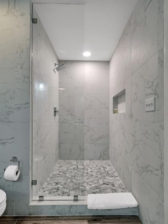 For Rent: $4,200 (2 beds, 2 baths, 1320 Square Feet)