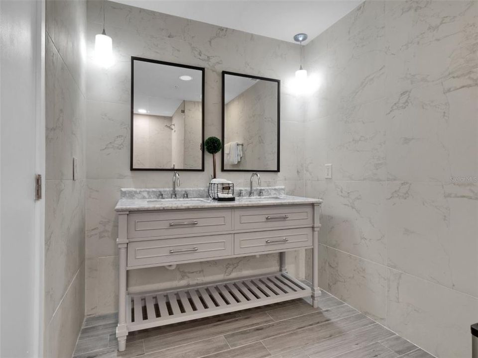 For Rent: $4,200 (2 beds, 2 baths, 1320 Square Feet)