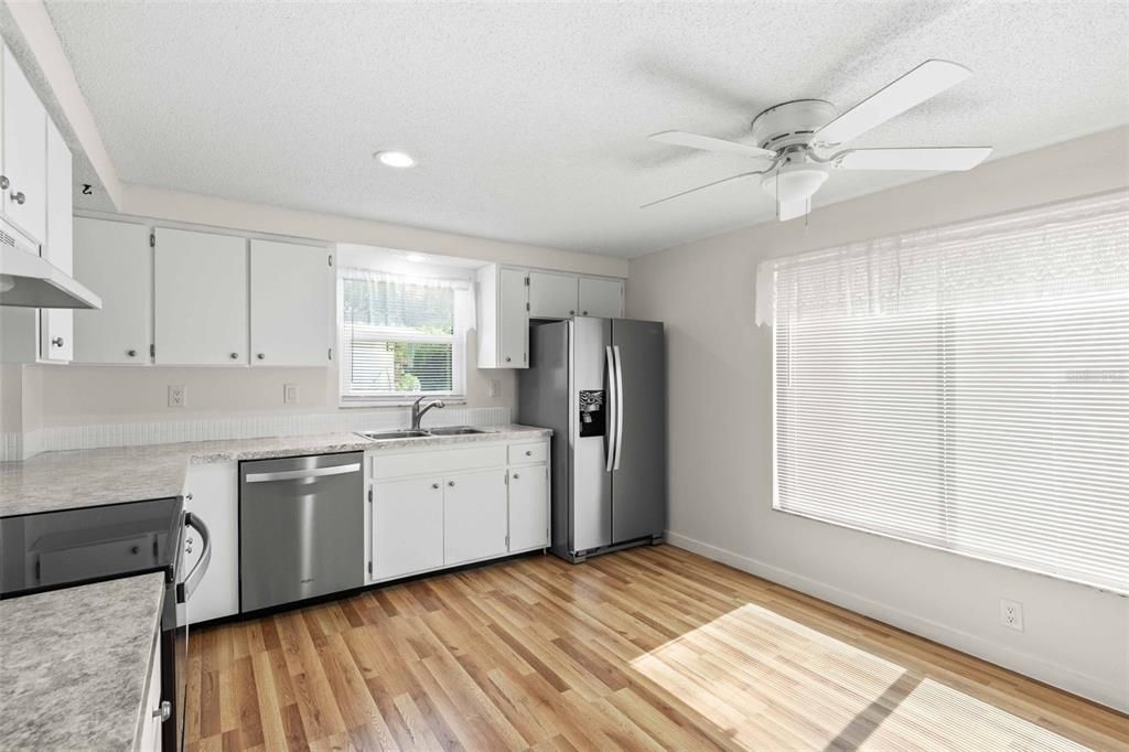 En Renta: $2,400 (3 camas, 2 baños, 1414 Pies cuadrados)