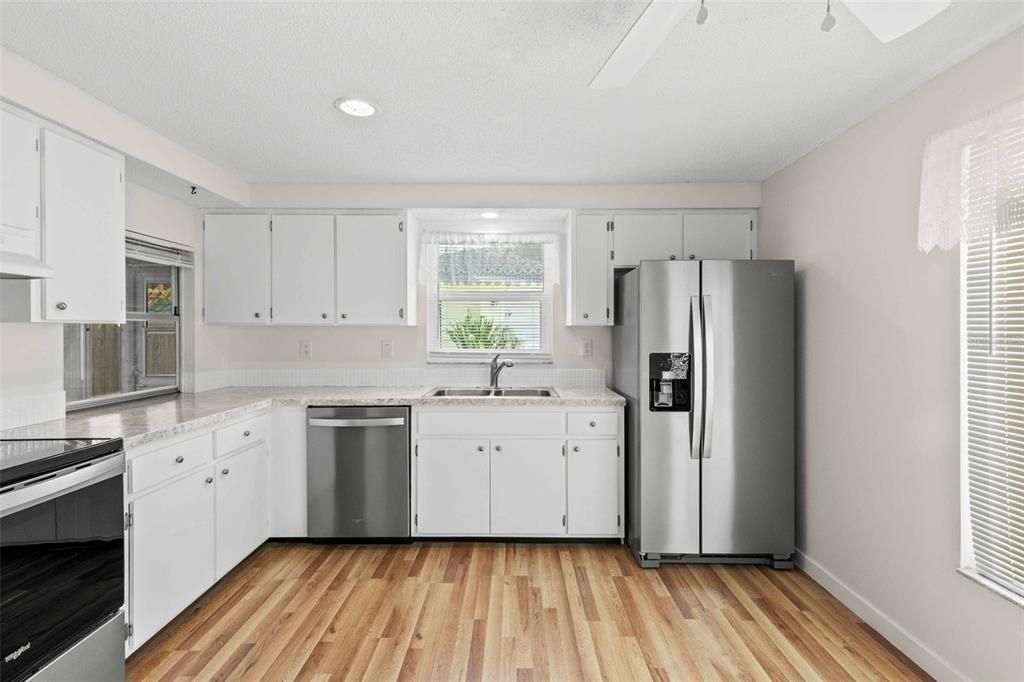 En Renta: $2,400 (3 camas, 2 baños, 1414 Pies cuadrados)