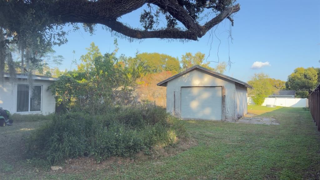 На продажу: $450,000 (0.17 acres)