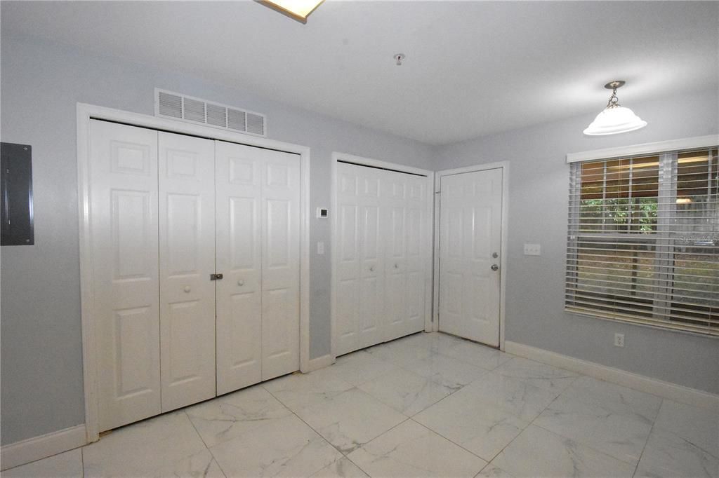 В аренду: $1,800 (2 спален, 2 ванн, 1120 Квадратных фут)