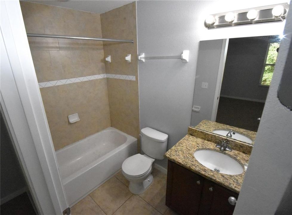 В аренду: $1,800 (2 спален, 2 ванн, 1120 Квадратных фут)