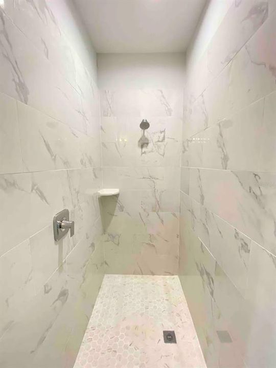 待售: $349,900 (4 贝兹, 2 浴室, 1937 平方英尺)