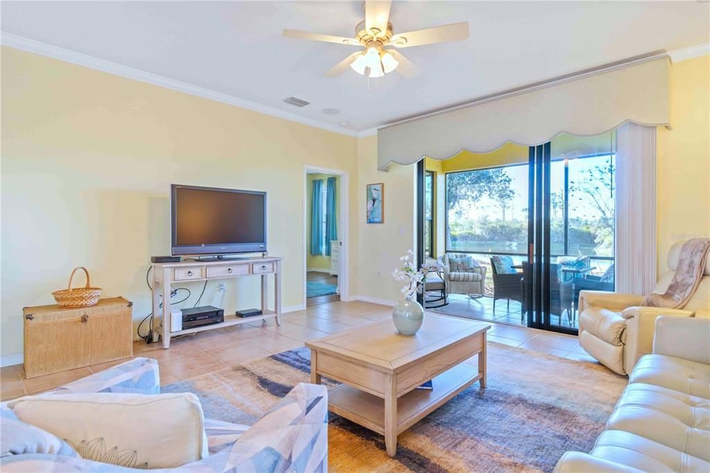 待售: $388,300 (2 贝兹, 2 浴室, 1710 平方英尺)